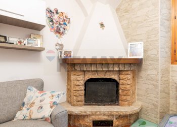 Soggiorno - Casa semi indipendente Via Centola
 
10, Campi Bisenzio - foto 10