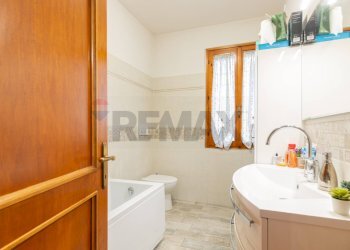 Bagno - Casa semi indipendente Via Centola
 
10, Campi Bisenzio - foto 29