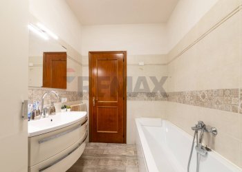 Bagno - Casa semi indipendente Via Centola
 
10, Campi Bisenzio - foto 30