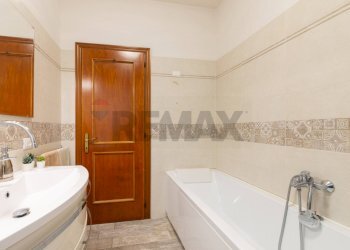 Bagno - Casa semi indipendente Via Centola
 
10, Campi Bisenzio - foto 31