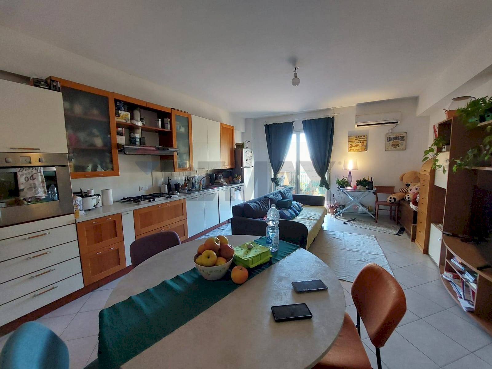 Sala da pranzo - Trilocale via Torrente Agrò
snc, Santa Teresa di Riva - foto 2