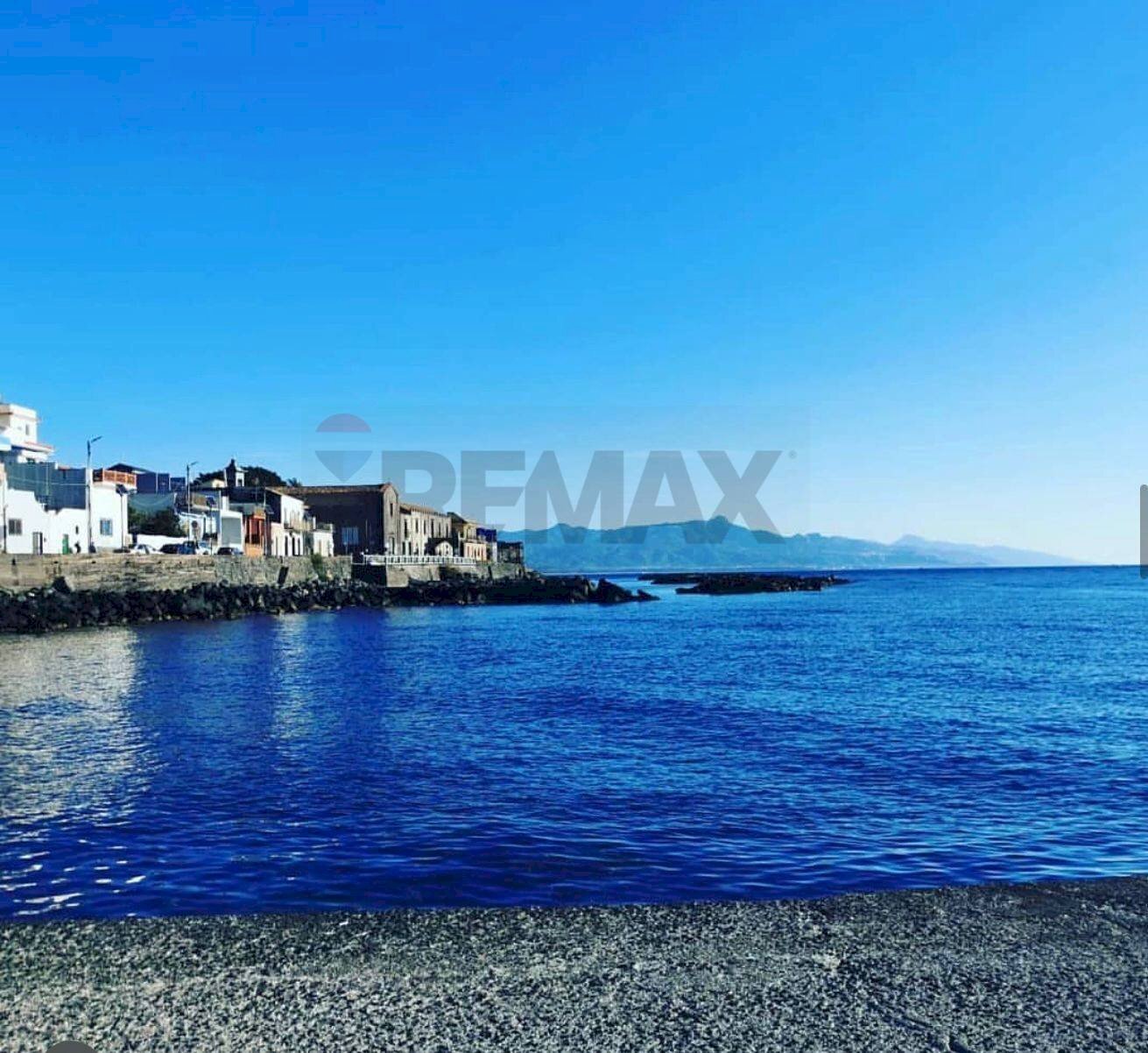 Vista dell\'acqua - Cafeteria - Cold Bar via strada 23
 
44/46, Riposto - photo 1