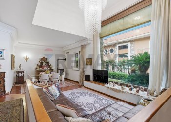 Sala da pranzo - Villa Via Platano
 
60, Giarre - foto 6