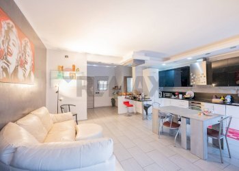 Sala da pranzo - Trilocale Via Porzio
 
1, Casalmaggiore - foto 1