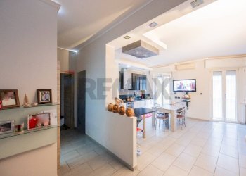 Sala da pranzo - Trilocale Via Porzio
 
1, Casalmaggiore - foto 3