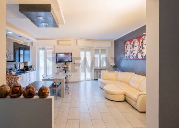 Sala da pranzo - Trilocale Via Porzio
 
1, Casalmaggiore - foto 6