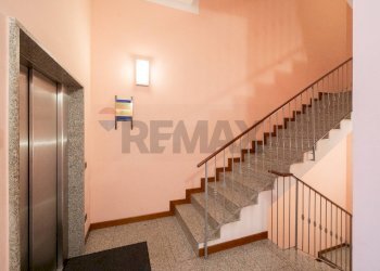 Ricezione / Lobby - Trilocale Piazzale Genarale Carlo Alberto Dalla Chiesa
 
3, Parma - foto 17