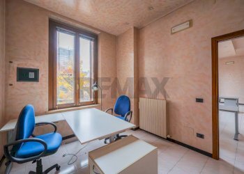 Ufficio - Trilocale Piazzale Genarale Carlo Alberto Dalla Chiesa
 
3, Parma - foto 38