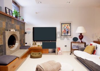 Soggiorno - Villa Bifamiliare Viella Pasquale Salvatores
 
11, Caserta - foto 3