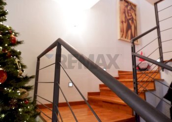 Scala interna - Villa Bifamiliare Viella Pasquale Salvatores
 
11, Caserta - foto 20