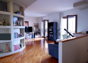 Salone zona notte - Villa Bifamiliare Viella Pasquale Salvatores
 
11, Caserta - foto 21