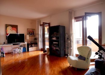 Salone zona notte - Villa Bifamiliare Viella Pasquale Salvatores
 
11, Caserta - foto 22