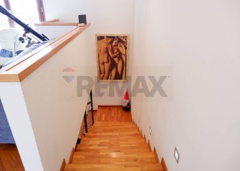 Scala interna - Villa Bifamiliare Viella Pasquale Salvatores
 
11, Caserta - foto 44