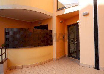 Portone di ingresso - Villa Bifamiliare Viella Pasquale Salvatores
 
11, Caserta - foto 47