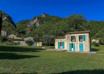 Casa all\'aperto - Villa Grotte Sotto le Noci
 
snc, Fabriano - foto 5