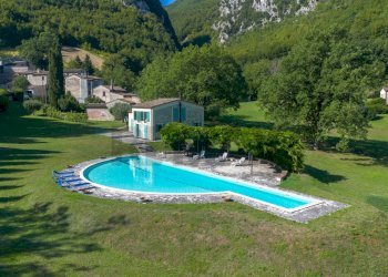 Piscina - Villa Grotte Sotto le Noci
 
snc, Fabriano - foto 27