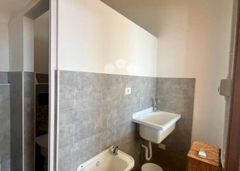 Foto 16 - Shop via Marchesani
 
25, Palazzo Pignano - photo 16