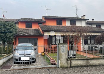 Foto 2 - Villa a Schiera via Giudice Alessandrini
 
17, Monte Cremasco - foto 2