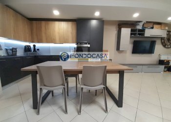 soggiorno e cucina - Bilocale Esenta, Lonato del Garda - foto 10