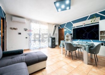 Sala da pranzo - Trilocale via Vialato
 
3, Cadelbosco di Sopra - foto 9