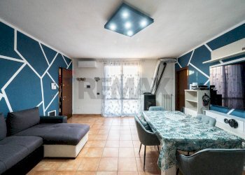 Sala da pranzo - Trilocale via Vialato
 
3, Cadelbosco di Sopra - foto 10