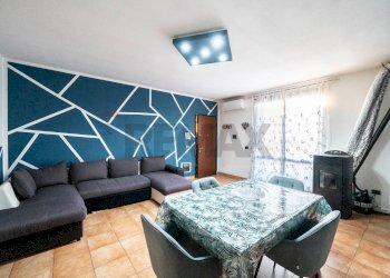 Sala da pranzo - Trilocale via Vialato
 
3, Cadelbosco di Sopra - foto 5