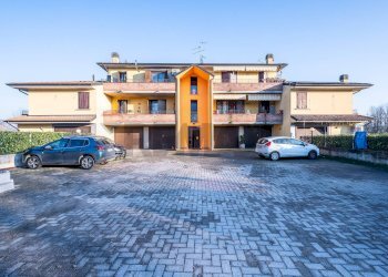 Edificio all\'aperto - Trilocale via Vialato
 
3, Cadelbosco di Sopra - foto 3