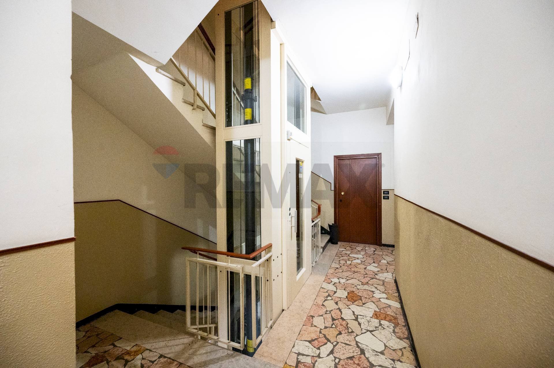 Hall / corridoio - Bilocale Via Giuseppe Micheli
 
11, Parma - foto 2