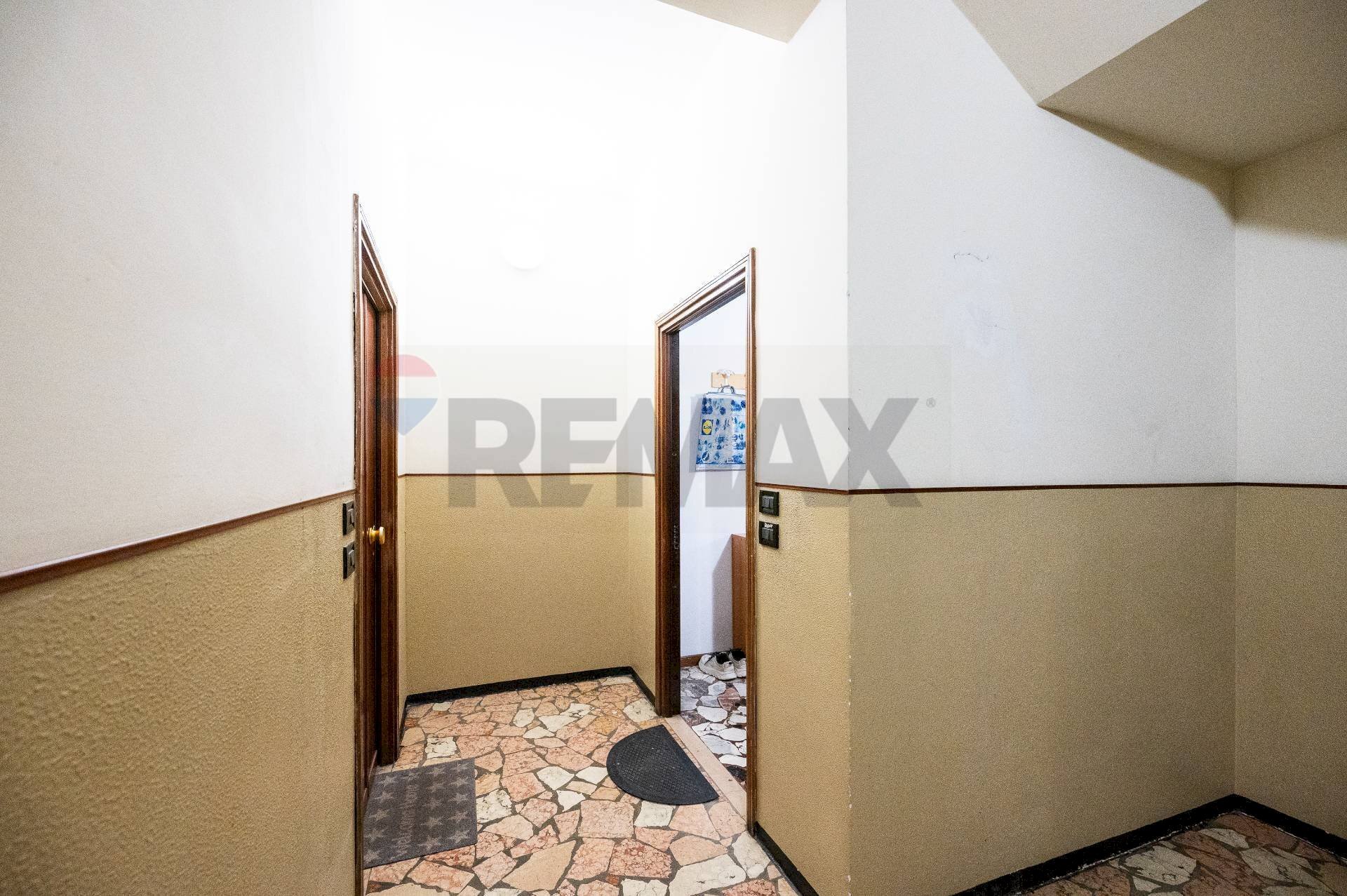 Hall / corridoio - Bilocale Via Giuseppe Micheli
 
11, Parma - foto 3