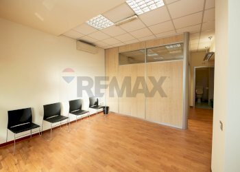 Stanza vuota - Commercial Premises Via Federigo Verdinois
 
6, Roma - photo 1