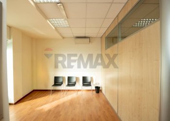 Stanza vuota - Commercial Premises Via Federigo Verdinois
 
6, Roma - photo 3