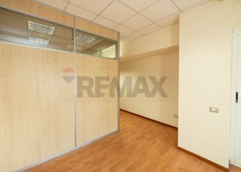 Stanza vuota - Commercial Premises Via Federigo Verdinois
 
6, Roma - photo 4