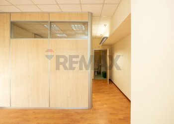 Camera / camera da letto - Commercial Premises Via Federigo Verdinois
 
6, Roma - photo 5