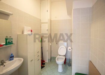 Bagno - Commercial Premises Via Federigo Verdinois
 
6, Roma - photo 15