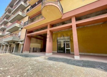 Edificio all\'aperto - Locale Commerciale Via Don Giovanni Minzoni
26, Caltanissetta - foto 1