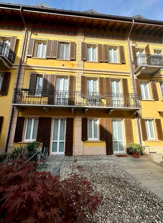 Facciata - Three-room apartment via San Francesco d'Assisi, Varese - photo 1