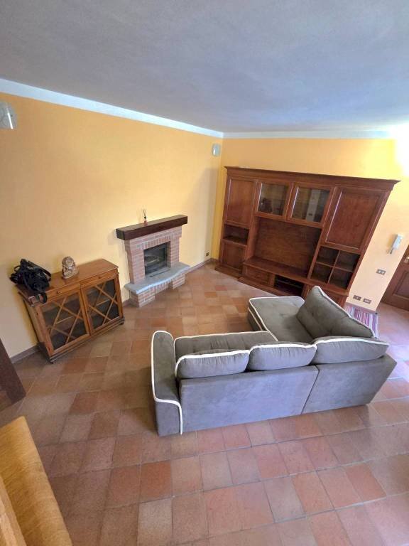 Salone - Four-room apartment via Luigi Ranco, Asti - photo 2