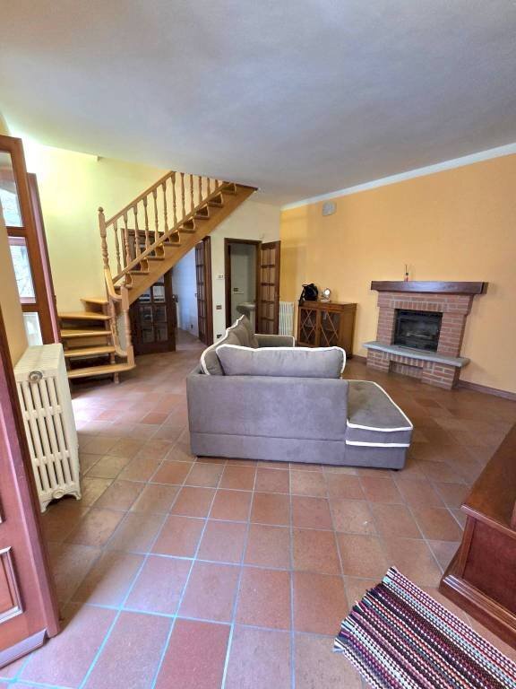 Salone - Four-room apartment via Luigi Ranco, Asti - photo 3