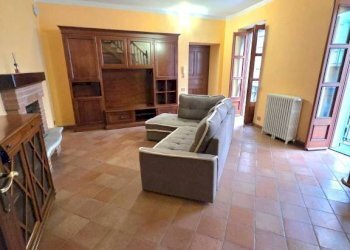 Salone - Four-room apartment via Luigi Ranco, Asti - photo 9