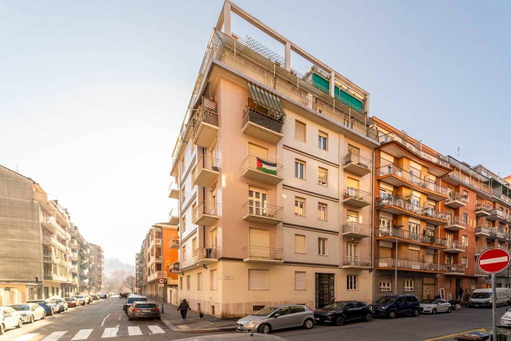 Facciata - Trilocale via Oropa, 126, Torino (zona Vanchiglietta) - foto 1