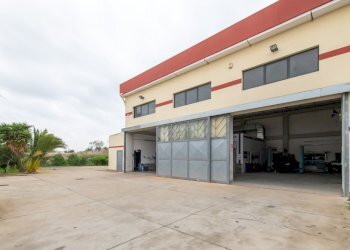 Prospetto e piazzale esterno (2).jpg - Locale Commerciale Quartu Sant'Elena - foto 7