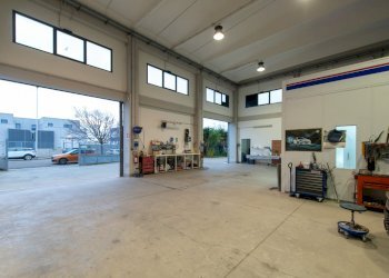 Area lavorazione (5).jpg - Locale Commerciale Quartu Sant'Elena - foto 19