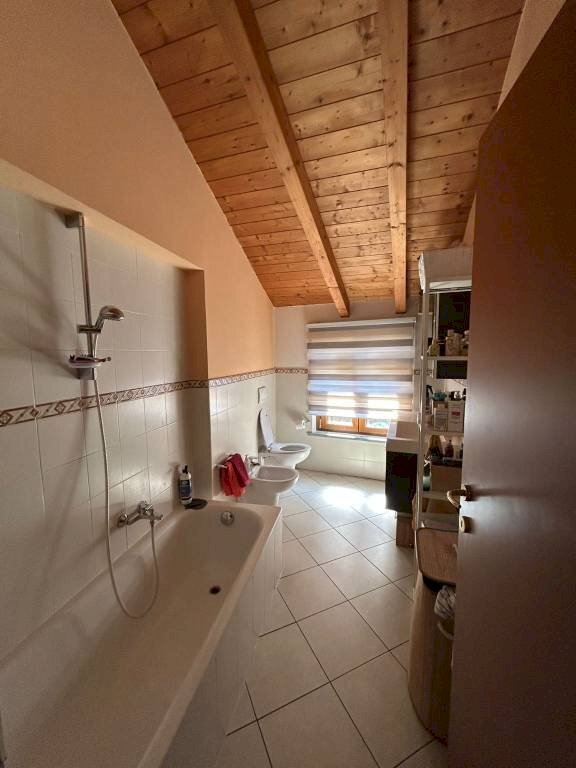 Bilocale piazza Camillo Benso di Cavour, Casnate con Bernate - foto 3