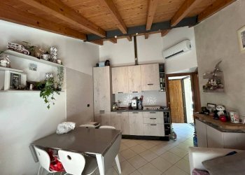 Two-room apartment piazza Camillo Benso di Cavour, Casnate con Bernate - photo 2