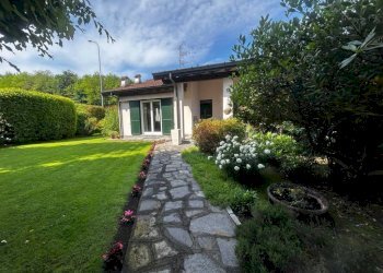 Giardino - Villa via Erbamolle, Azzate - foto 2