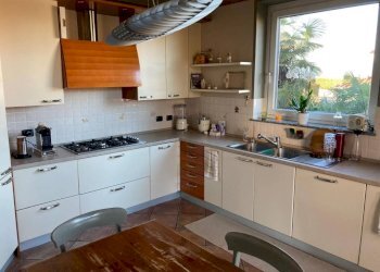 Cucina - Villa via Erbamolle, Azzate - foto 14