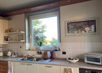 Cucina - Villa via Erbamolle, Azzate - foto 15