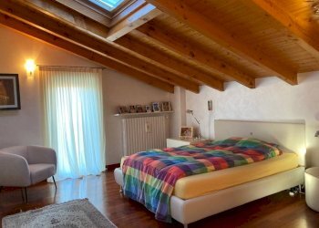 Camera da letto - Villa via Erbamolle, Azzate - foto 30