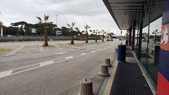 Sub. 40 20230404_180652.jpg - Locale Commerciale VIA EINAUDI, Civitanova Marche - foto 2