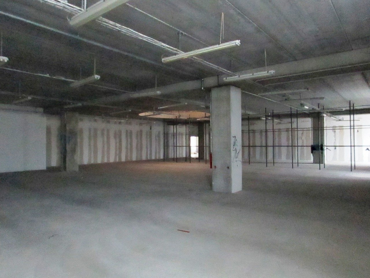 IMG_9029.JPG - Capannone VIA LUIGI EINUDI, Civitanova Marche - foto 1